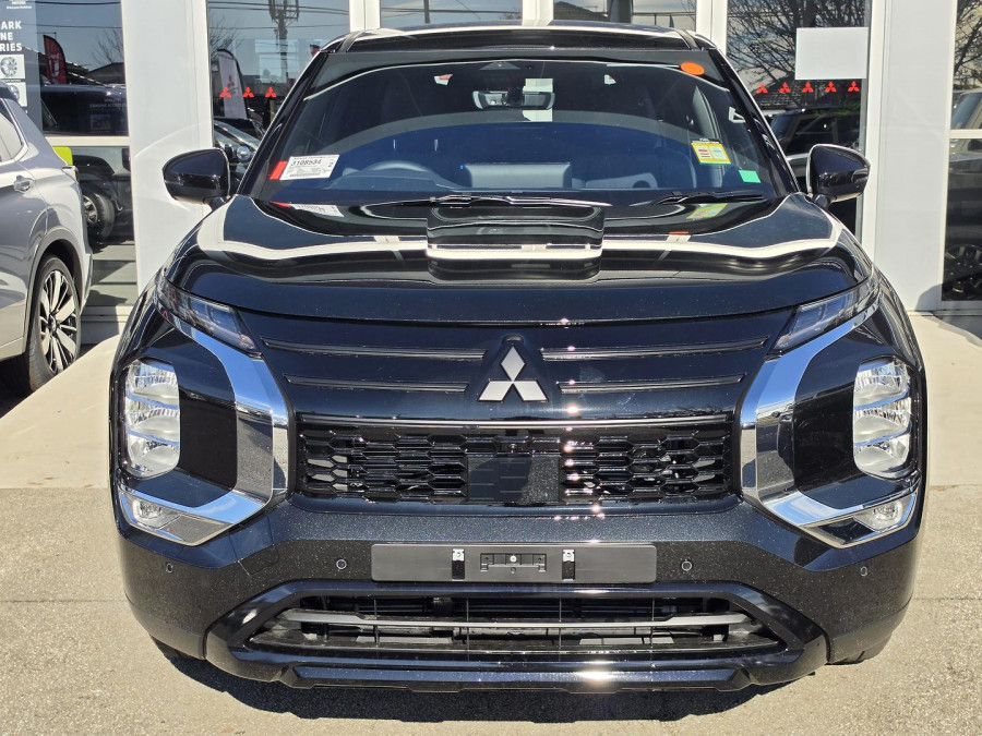 2026 Mitsubishi Outlander ZM Black Edition SUV Image 3