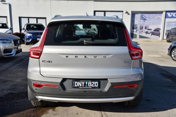 2025 Volvo XC40 XZ Plus B4 SUV Image 4