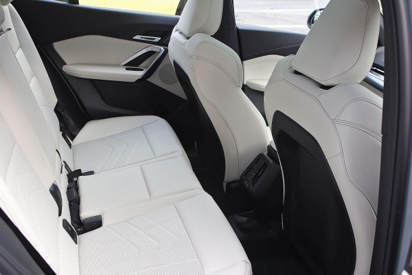 2026 BMW iX2 U10 xDrive30 M Sport SUV image 11