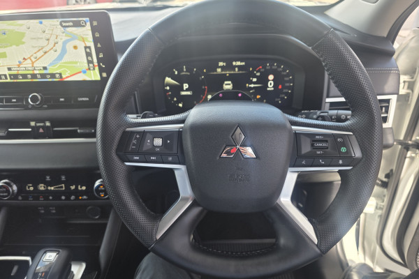 2025 Mitsubishi Outlander ZM Exceed SUV Image 18