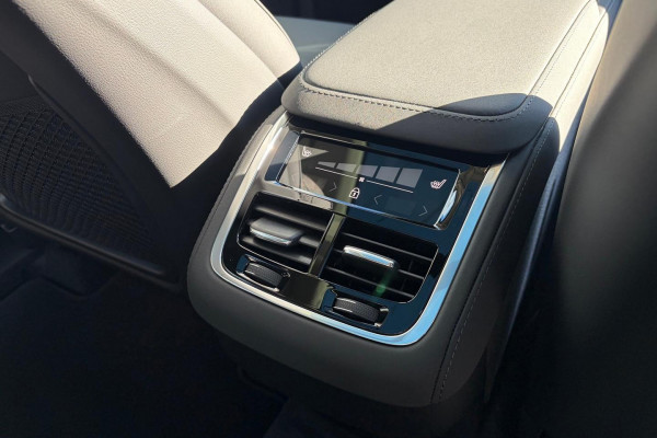 2025 MY26 Volvo XC90 L Series Plus B5 Bright SUV Image 11