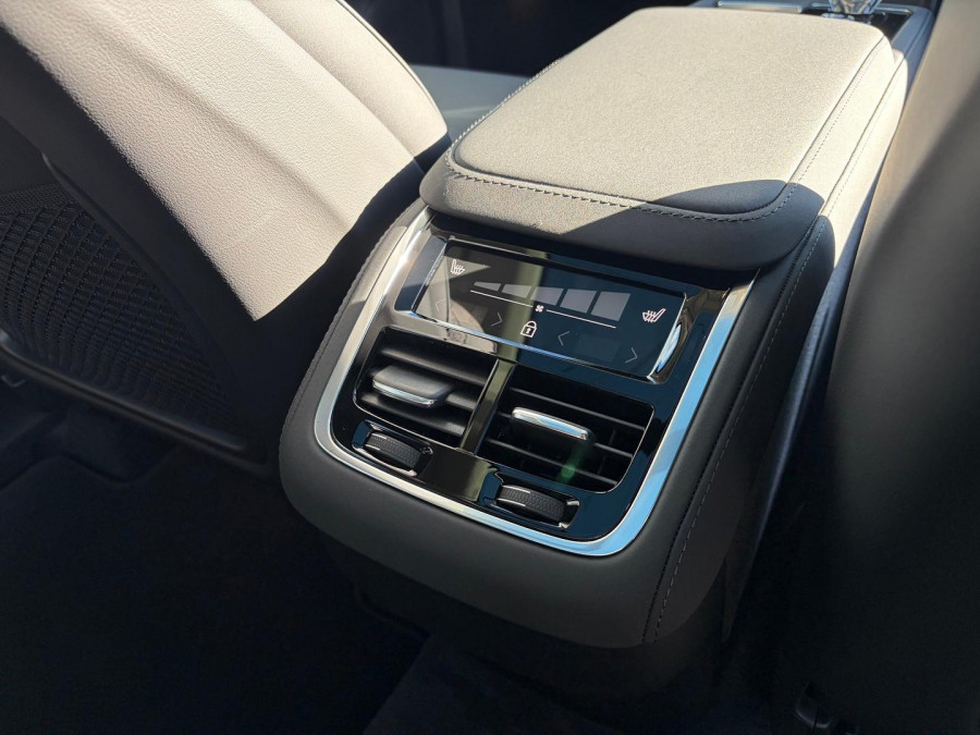 2025 MY26 Volvo XC90 L Series Plus B5 Bright SUV Image 11