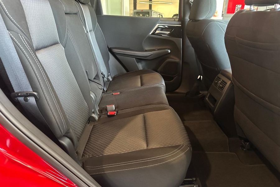 2024 Mitsubishi Outlander ZM LS SUV Image 18