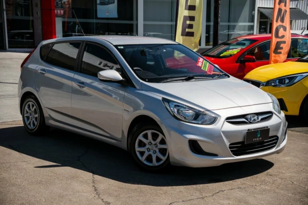 2012 Hyundai Accent RB Active Hatch Image 1