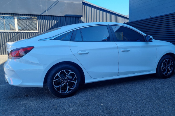 2023 MG MG5 AP32 Vibe Sedan Image 5