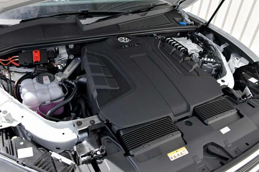 2024 Volkswagen Touareg RC 210TDI R-Line SUV Image 29