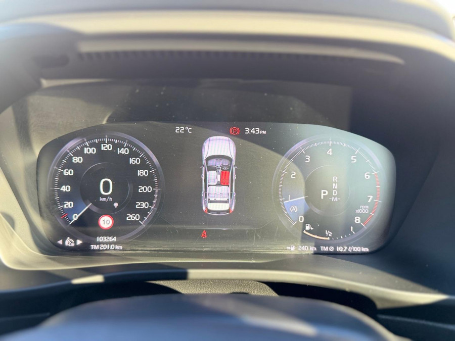 2019 Volvo XC40 XZ T4 Momentum SUV Image 25