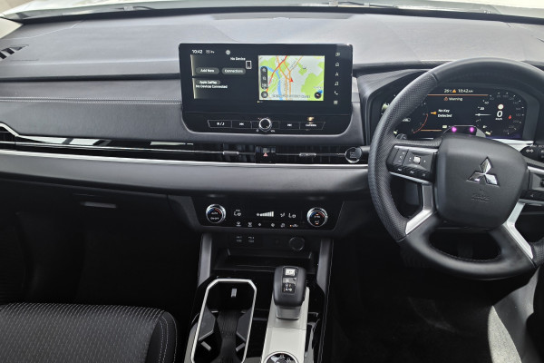 2025 Mitsubishi Outlander ZM LS SUV Image 16