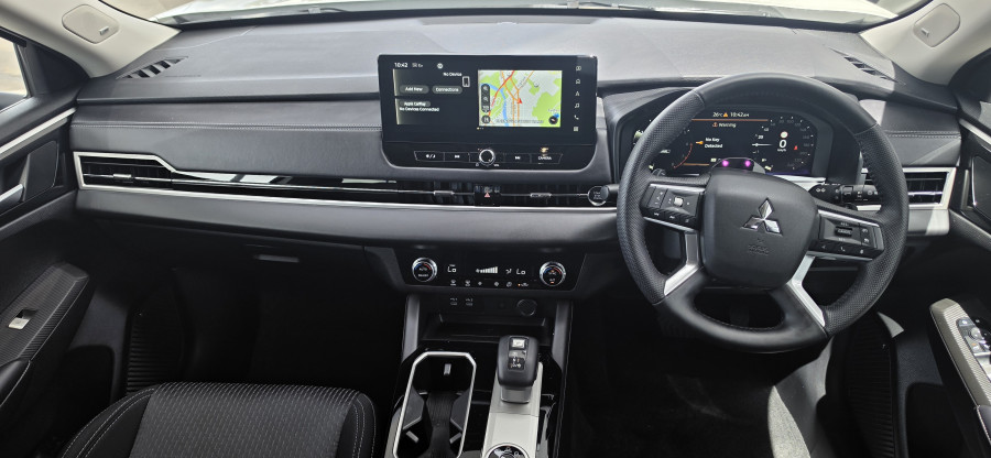 2025 Mitsubishi Outlander ZM LS SUV Image 16