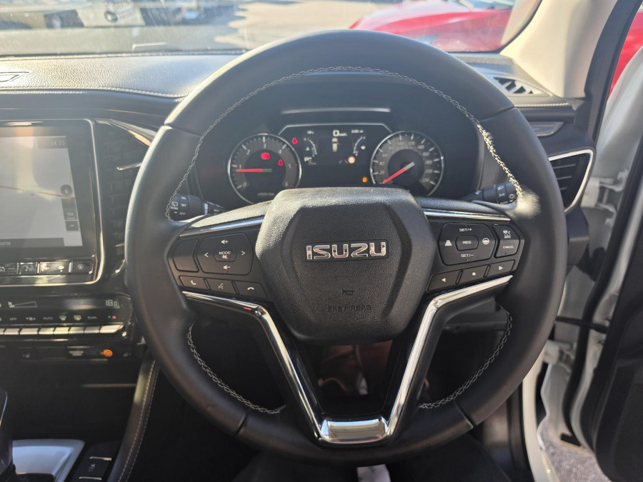 2023 Isuzu MU-X RJ LS-T SUV Image 23