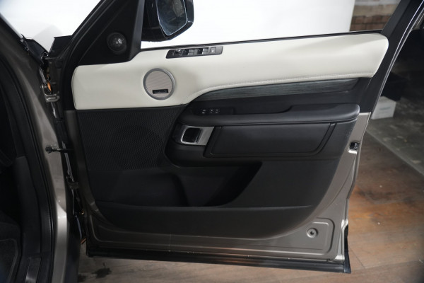 2021 Land Rover Discovery Series 5 P360 R-Dynamic HSE SUV Image 36