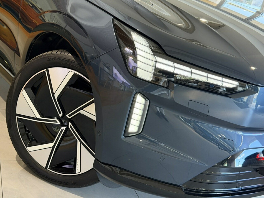 2026 Volvo EX90  Ultra Twin Motor Performance SUV Image 2