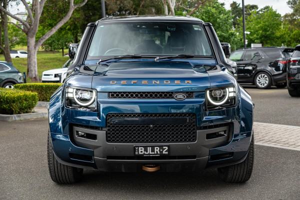2026 Land Rover Defender L663 110 P635 OCTA SUV image 7
