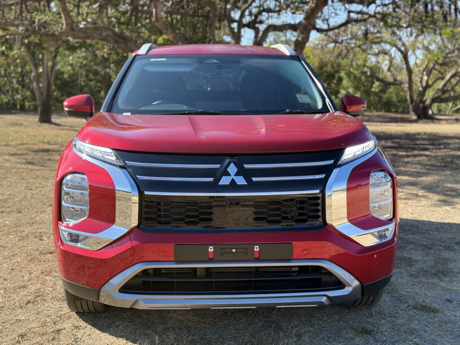 2025 Mitsubishi Outlander ZM LS SUV Image 2