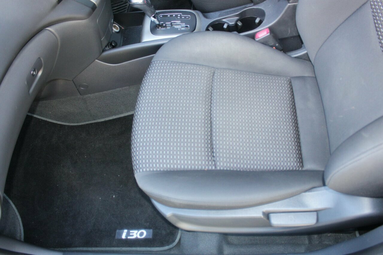 2011 Hyundai i30 FD MY11 SLX Hatch Image 17