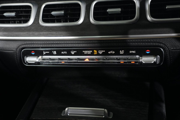 2021 Mercedes-Benz GLE-Class GLE300 d SUV image 18