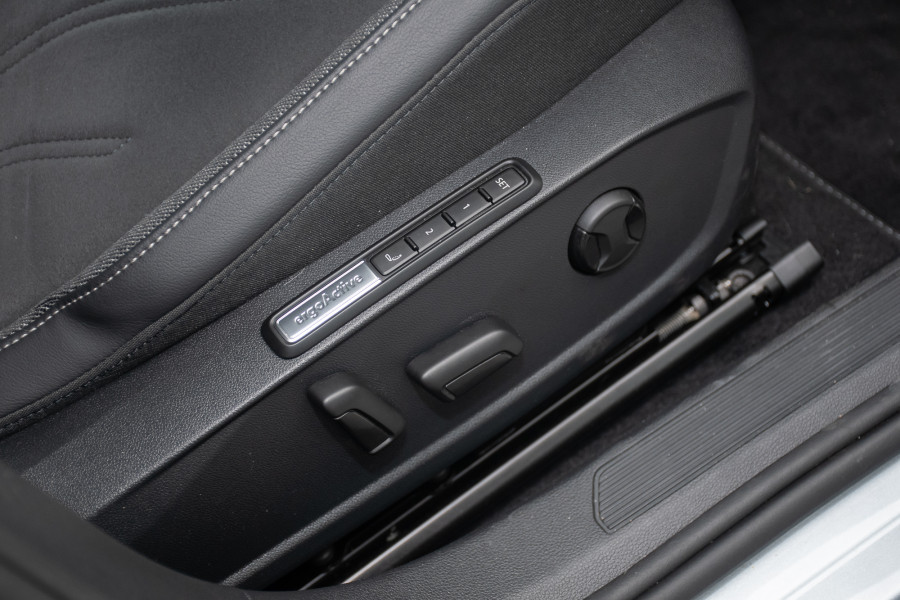 2025 MY26 Volkswagen Golf 8.5 110TSI Style Hatch