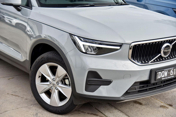 2025 Volvo XC40 XZ Plus B4 SUV Image 2