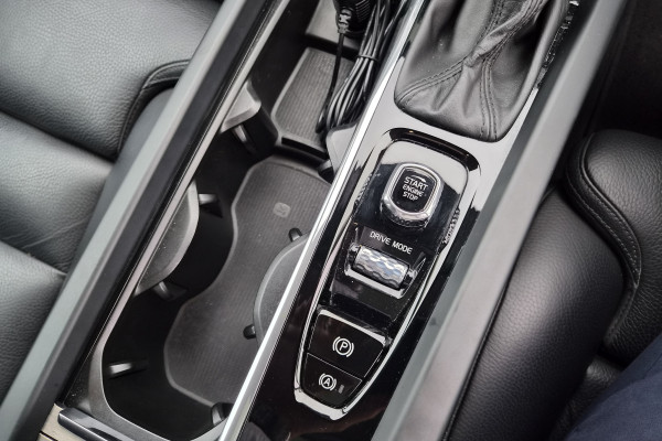 2018 Volvo XC60 UZ D4 Inscription SUV Image 14