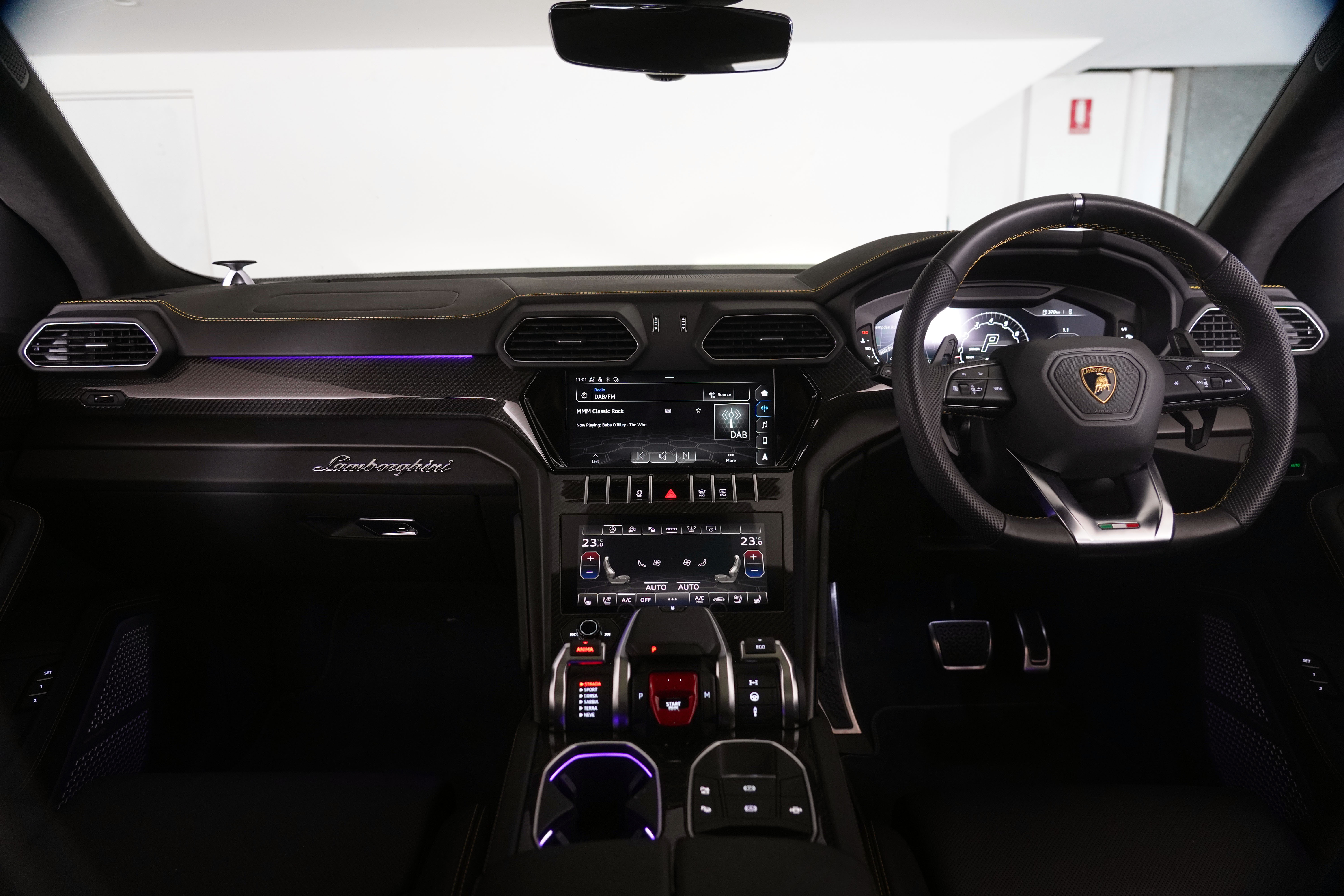 2022 Lamborghini Urus SUV Image 33