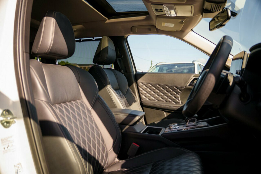 2023 MY24 Mitsubishi Outlander ZM Exceed SUV Image 20