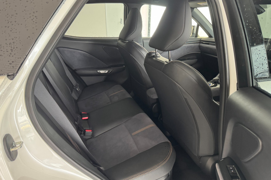 2024 Lexus LBX MAYH10R Sports Luxury SUV Image 7