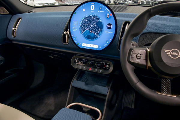 2024 MY25 MINI Countryman U25 SE Favoured SUV image 7