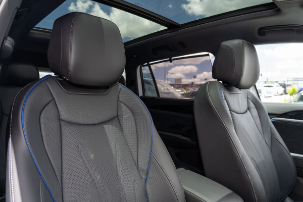 2025 Volkswagen Tayron R4 195TSI R-Line SUV image 9