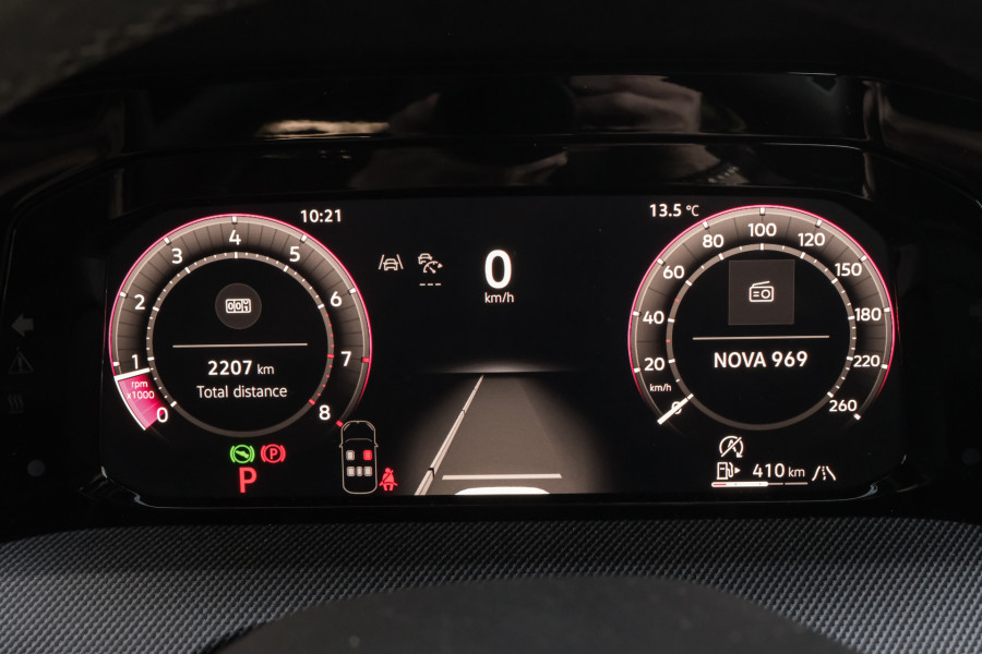 2025 Volkswagen Golf 8.5 110TSI R-Line Hatch Image 10