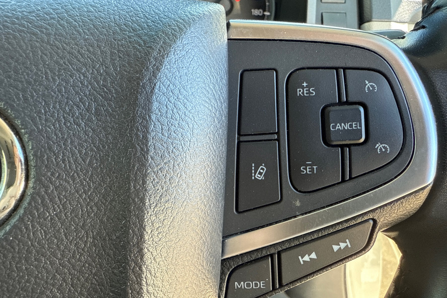 2021 Toyota HiAce GRH300R  Van Image 24