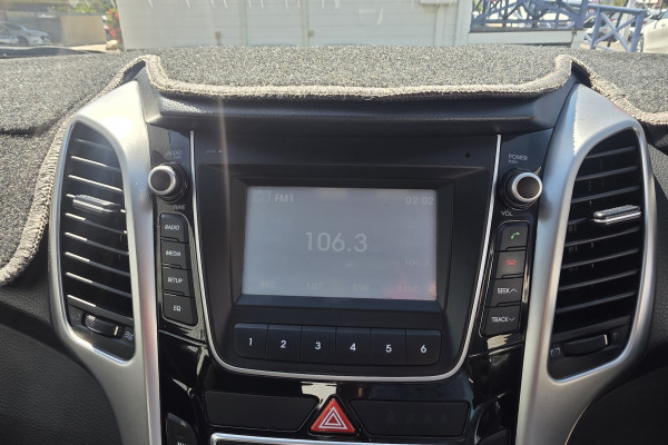 2015 MY16 Hyundai i30 GD3 Series II Active Hatch Image 19