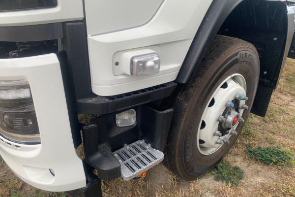 2026 Isuzu FVD 170-300 AT R60 Cab Chassis Image 6