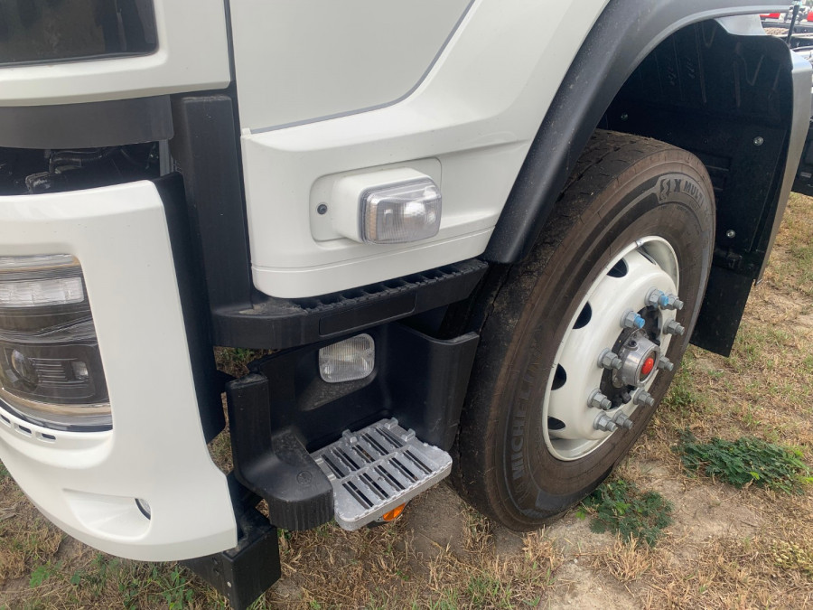 2026 Isuzu FVD 170-300 AT R60 Cab Chassis Image 6