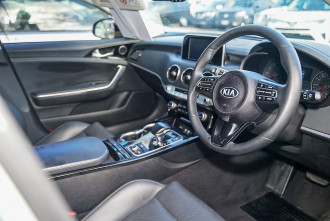 2018 Kia Stinger CK MY18 330S Sedan Image 5