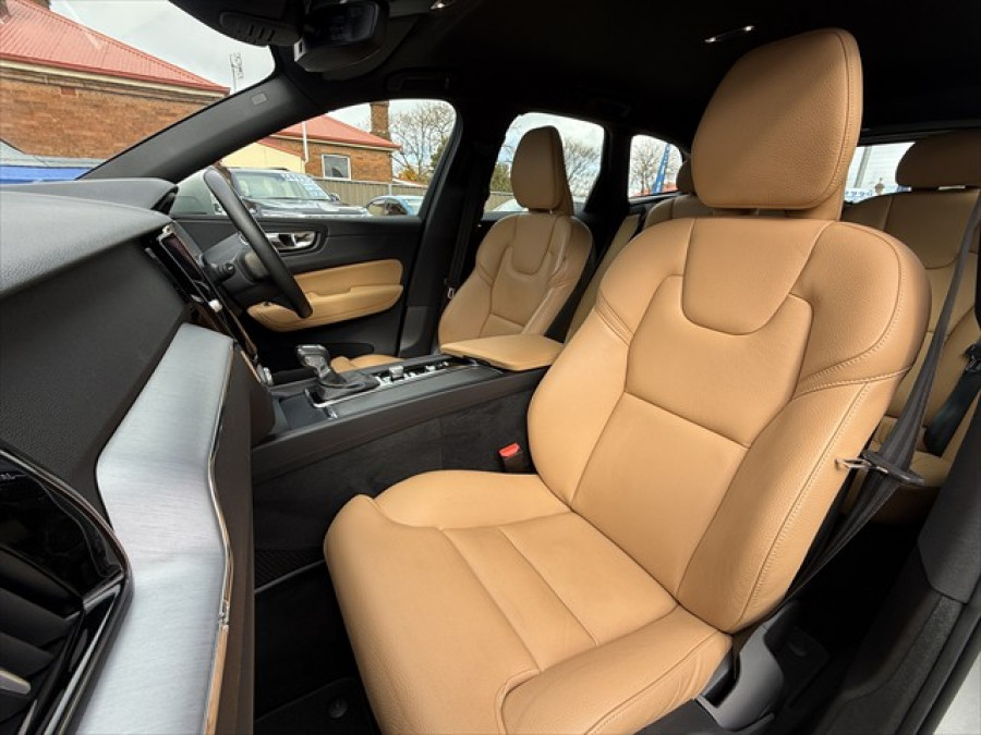 2020 Volvo XC60 UZ T5 Momentum SUV Image 15