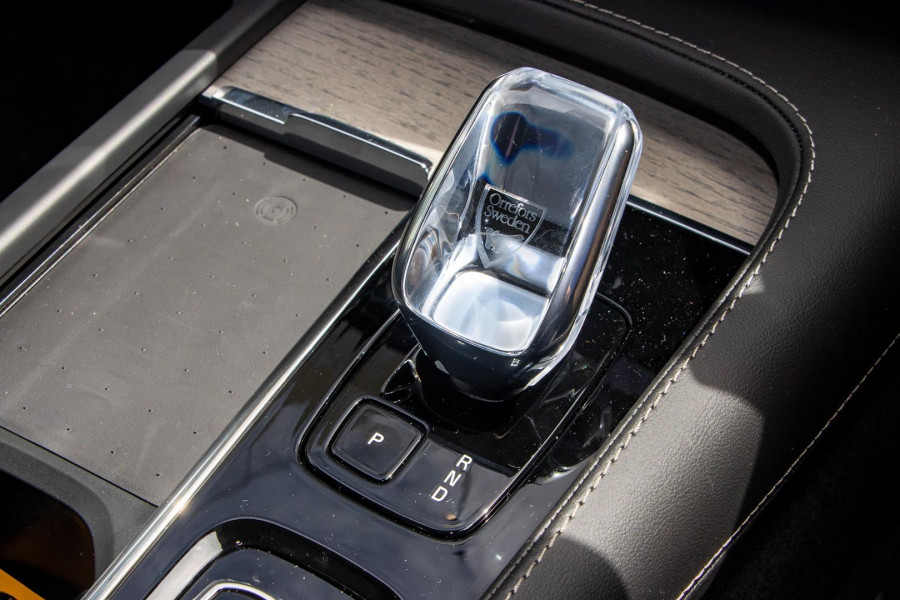 2024 MY25 Volvo XC90 L Series Ultra T8 Plug-In Hybrid SUV Image 18