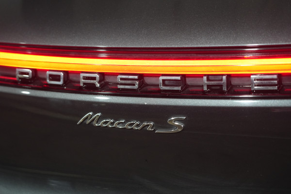 2020 Porsche Macan S SUV image 9