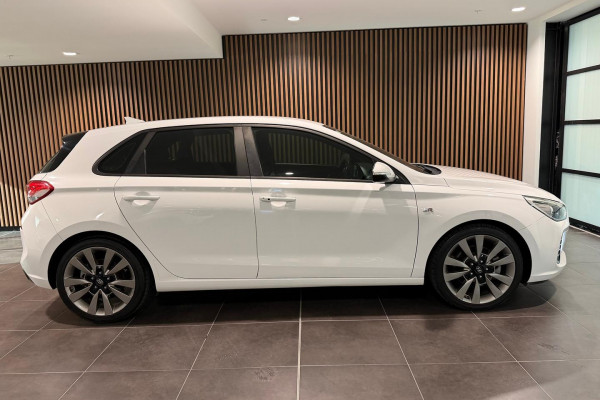 2017 MY18 Hyundai i30 PD SR Hatch Image 5