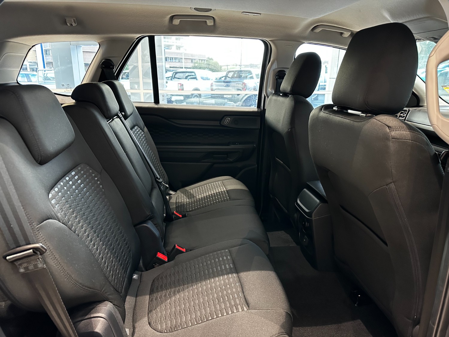 Demo 2024 Ford Everest Ambiente, Towing Pack, Third Row Seat Pack ...