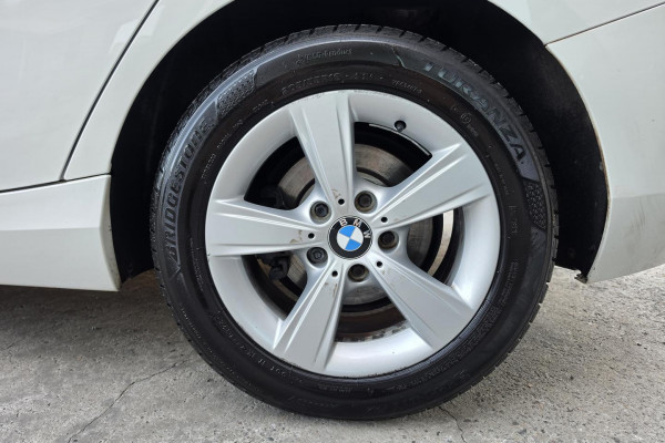 2016 BMW 1 Series F20 LCI 118i Sport Line Hatch Image 25