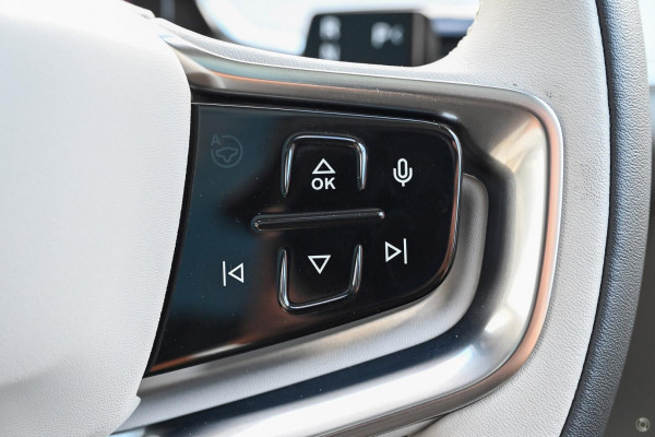 2025 Volvo EX90  Plus Twin Motor SUV Image 7
