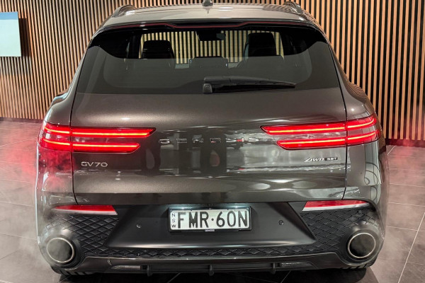 2024 Genesis GV70 JK.V2 3.5T AWD Sport SUV Image 4