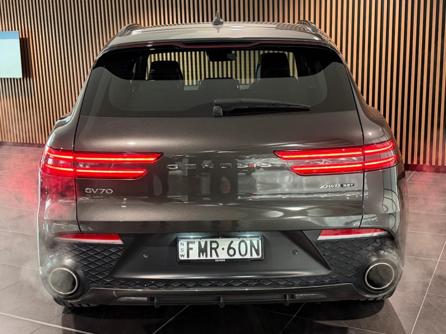 2024 Genesis GV70 JK.V2 3.5T AWD Sport SUV Image 4