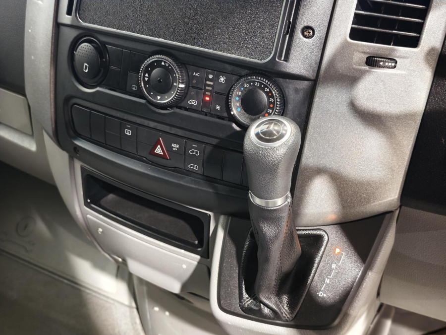 2016 Mercedes-Benz Sprinter NCV3 319CDI Bus Image 14
