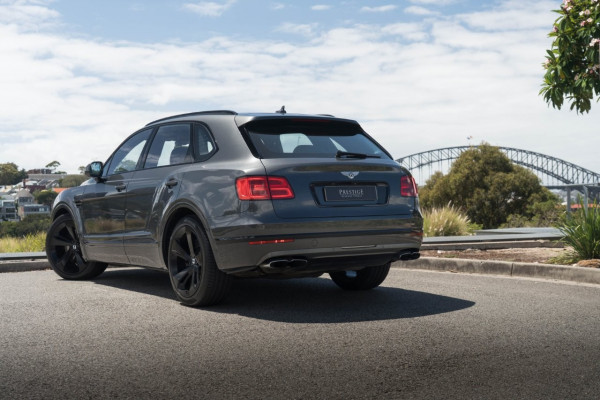 2020 Bentley Bentayga V8 SUV Image 2