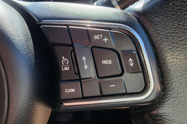 2019 Jaguar E-PACE X540 P200 SE SUV Image 24