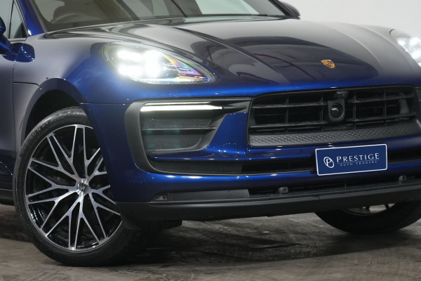 2022 Porsche Macan SUV Image 2