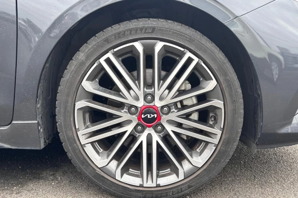 2022 Kia Cerato BD GT Hatch Image 14