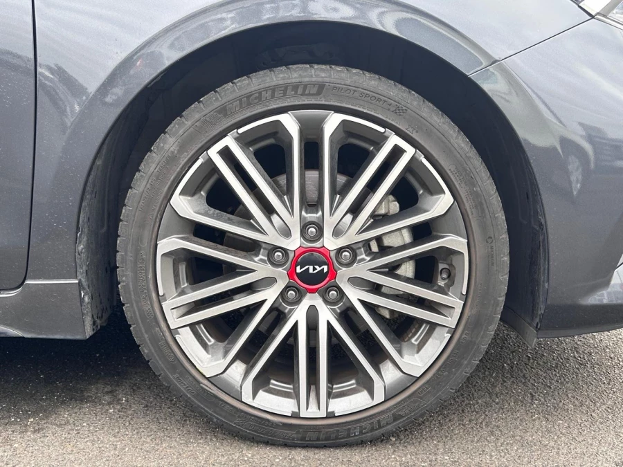 2022 Kia Cerato BD GT Hatch Image 14