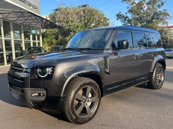 2024 Land Rover Defender L663 110 D300 X SUV image 6